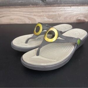 CROCS Sanrah Espresso Brown Matte Gold Circle Flip Flop Wedge Sandal Women's 7